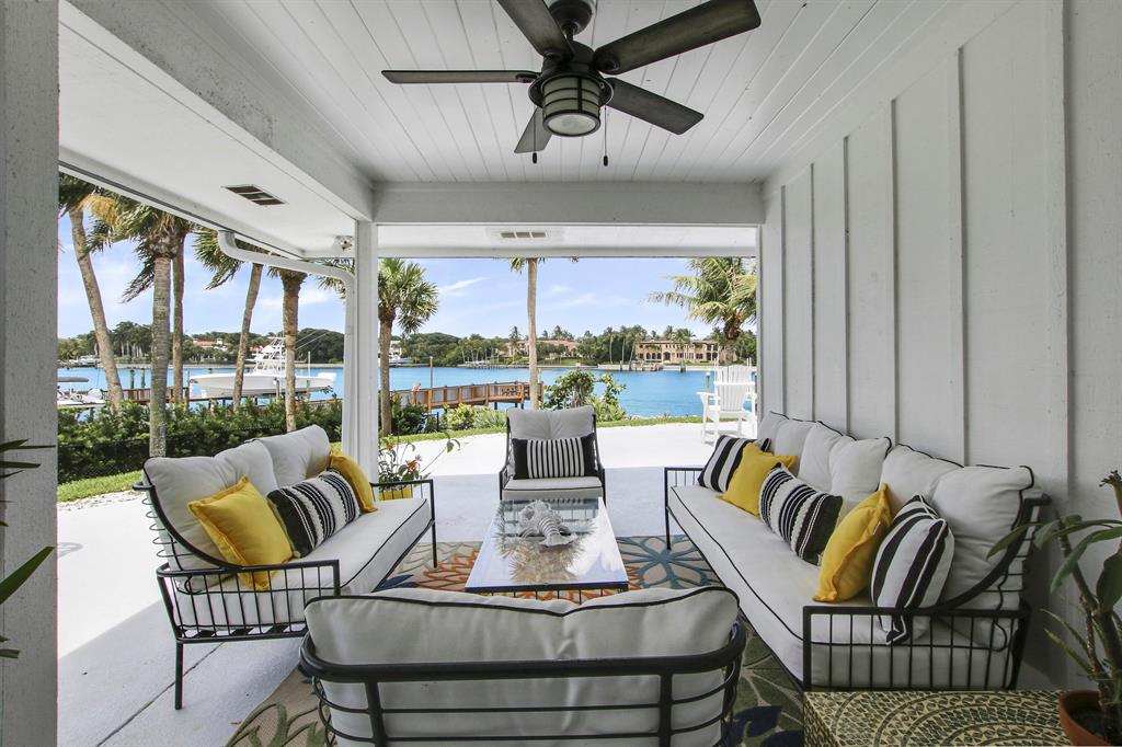 ROLLING HILLS - Residential