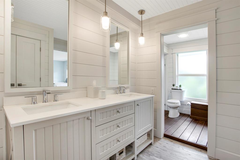 ROLLING HILLS - Residential