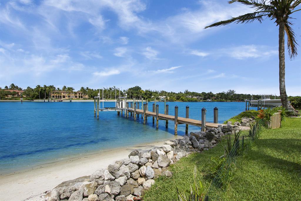 ROLLING HILLS - Residential