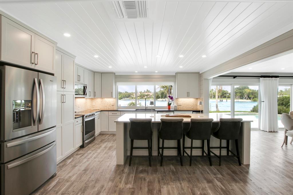 ROLLING HILLS - Residential