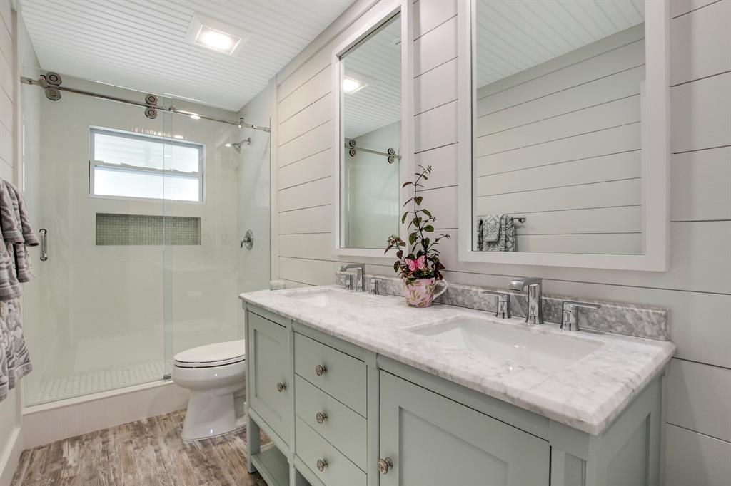 ROLLING HILLS - Residential