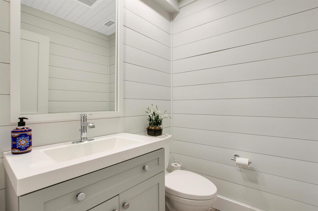 ROLLING HILLS - Residential