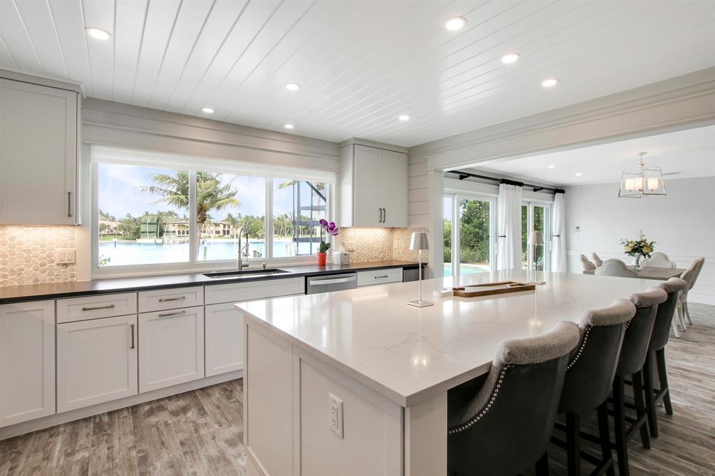 ROLLING HILLS - Residential