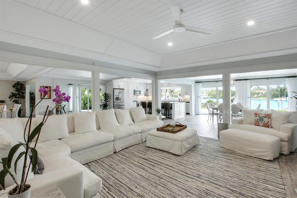 ROLLING HILLS - Residential