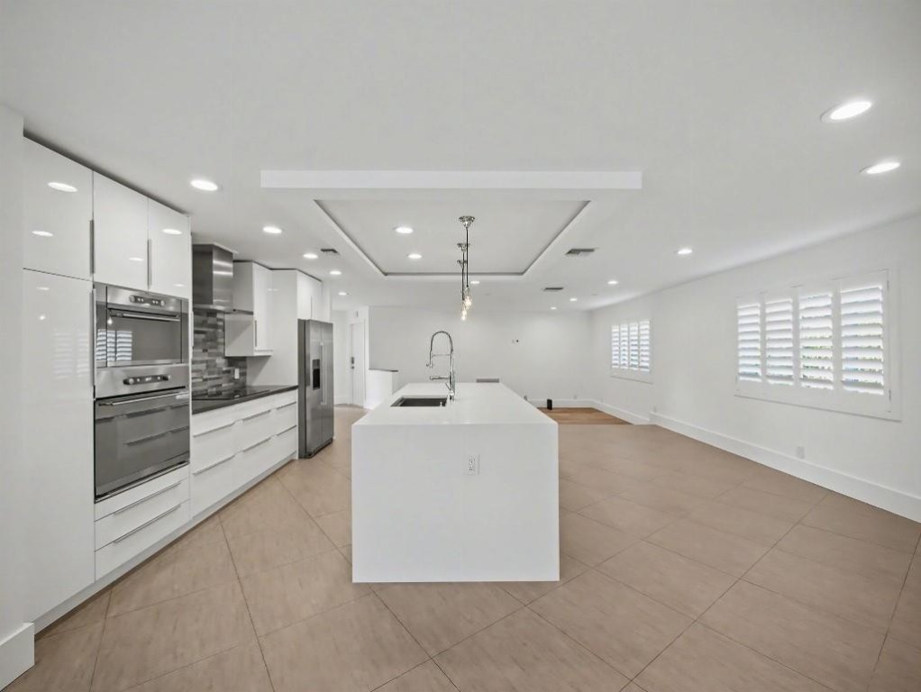 7981 Edgewater Drive