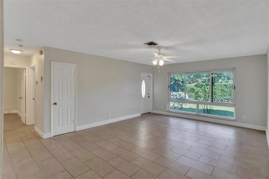 Plantation Sunrise Height - Residential