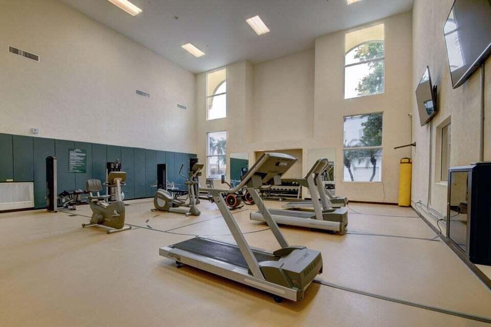 VIZCAYA LAKES CONDO - Residential Lease