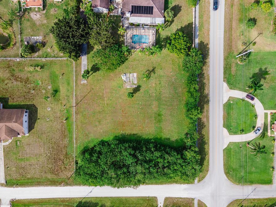 Cleared ready for build, Seller on records has a beautiful project for build you can owned ready for build a  wonderful Single family Green home project.

project plan negotiable 

Seller financing choice