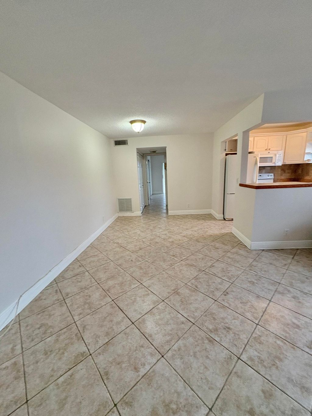 Photo of 48 Bedford B, West Palm Beach, FL 33417 (MLS # B26008357)