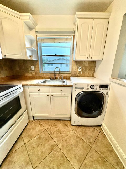 48 Bedford B West Palm Beach FL 33417