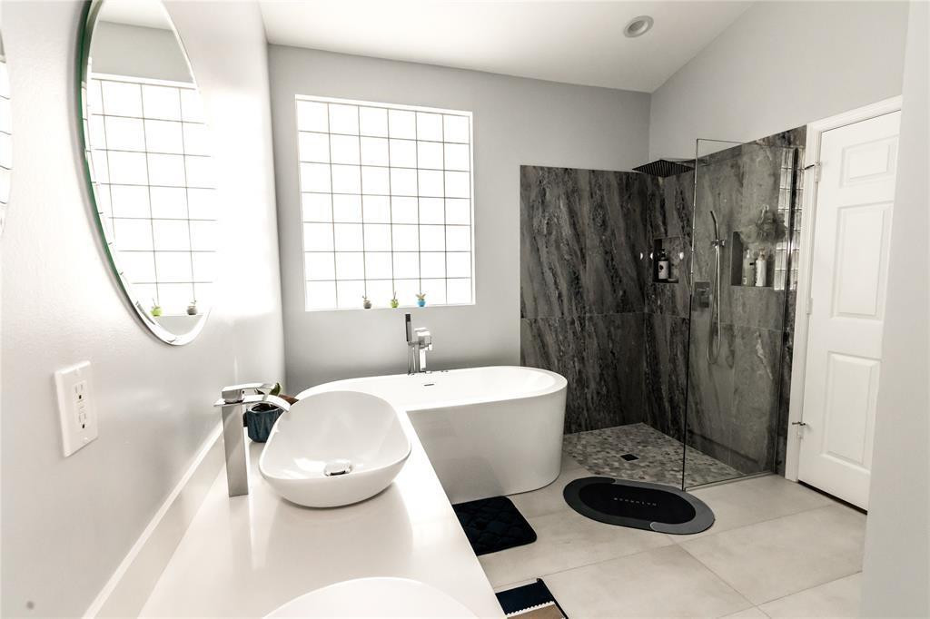 9469 Verona Lakes Boulevard