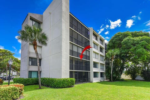 Photo of 1605 S Us Highway 1 #M1-101, Jupiter, FL 33477 (MLS # B26079387)