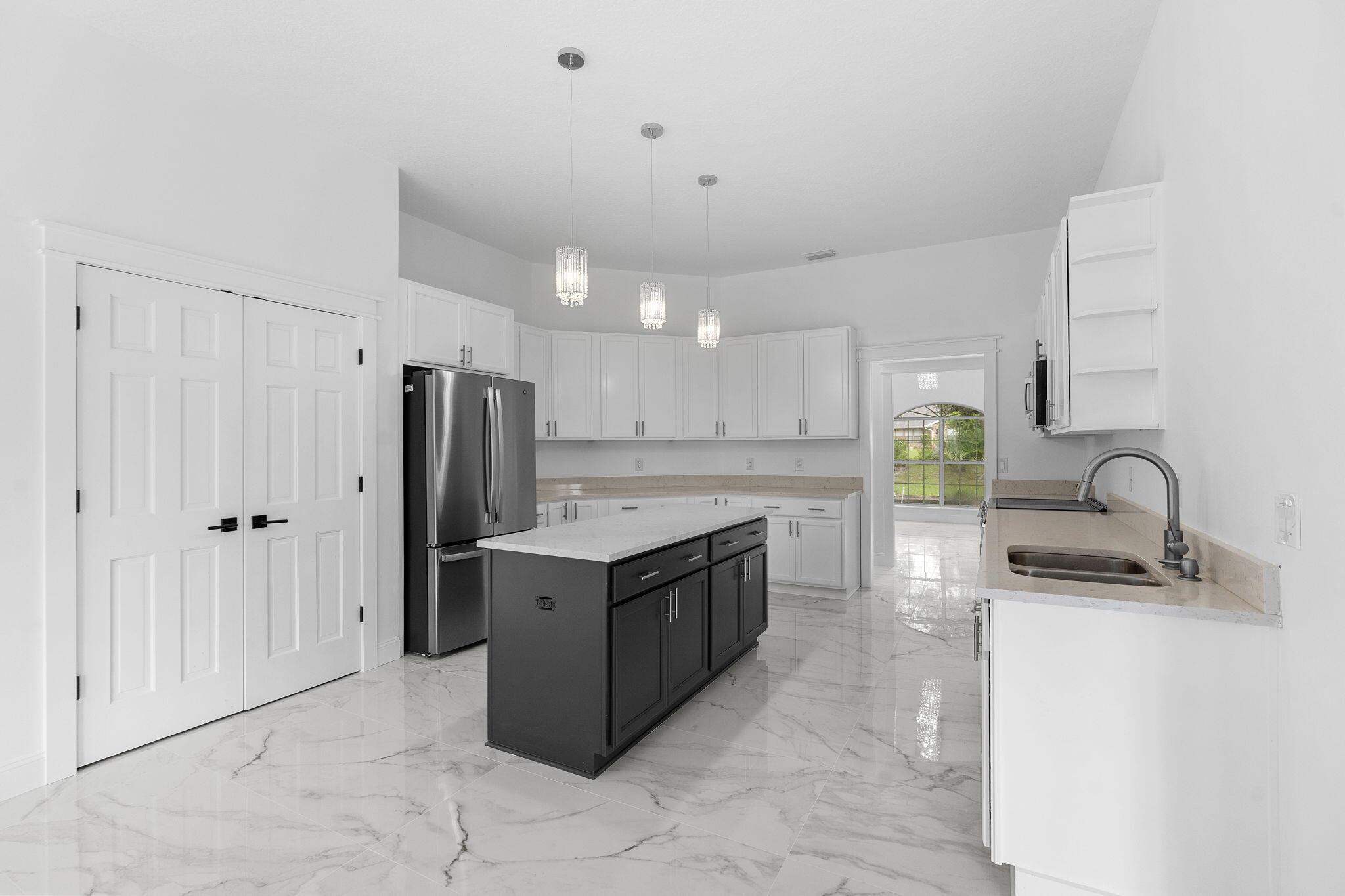 CRYSTAL LAKE ESTATES - Residential Lease