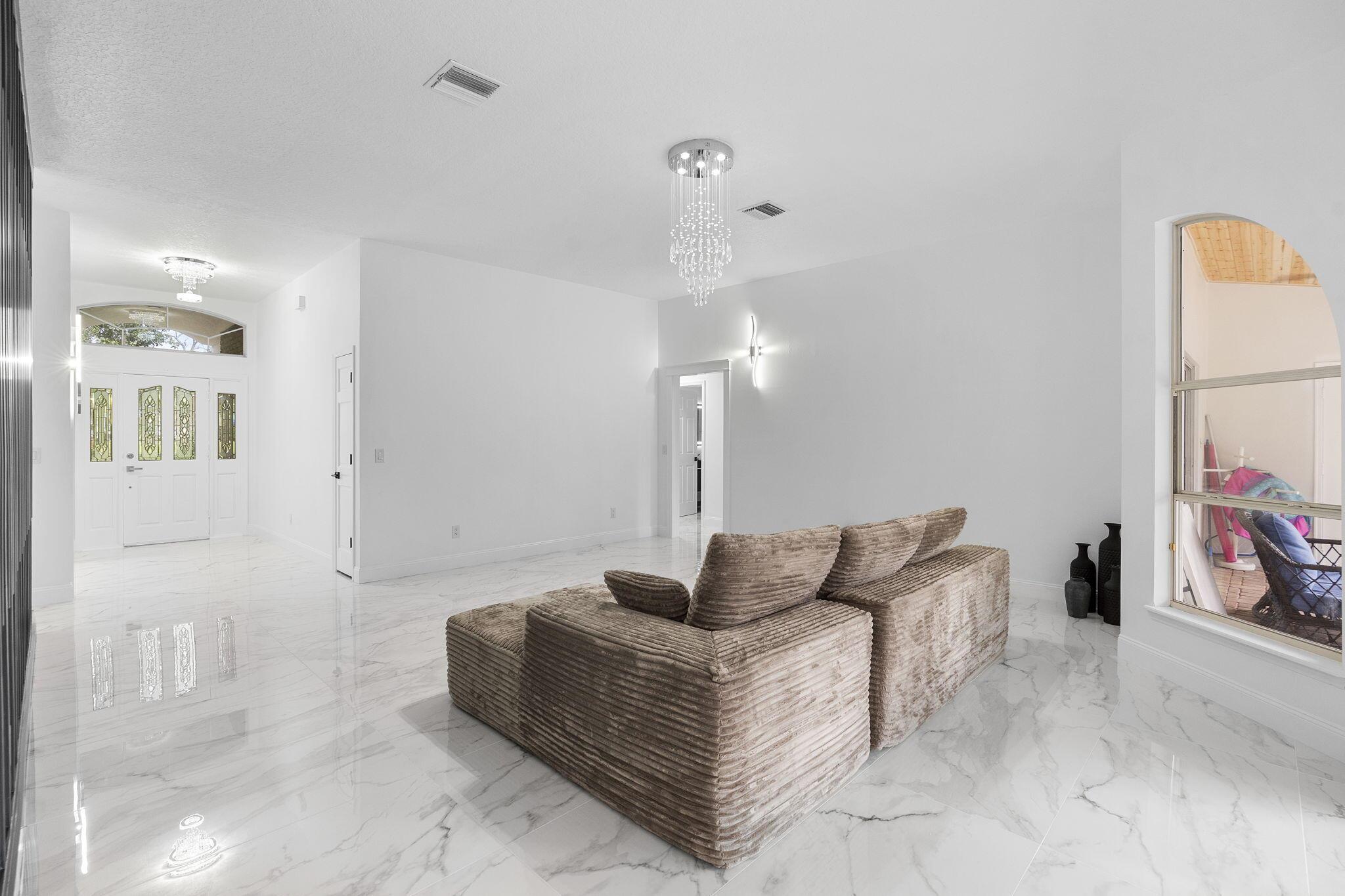 CRYSTAL LAKE ESTATES - Residential Lease