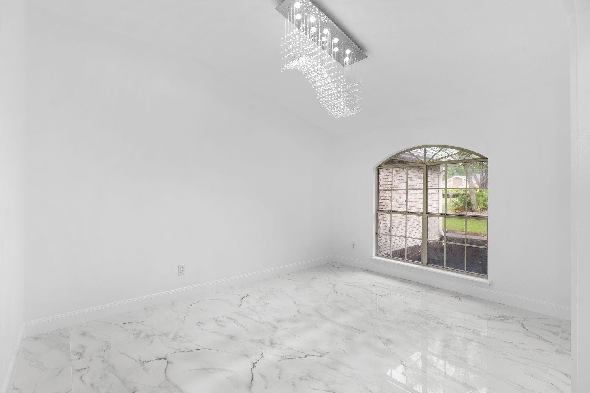 CRYSTAL LAKE ESTATES - Residential Lease