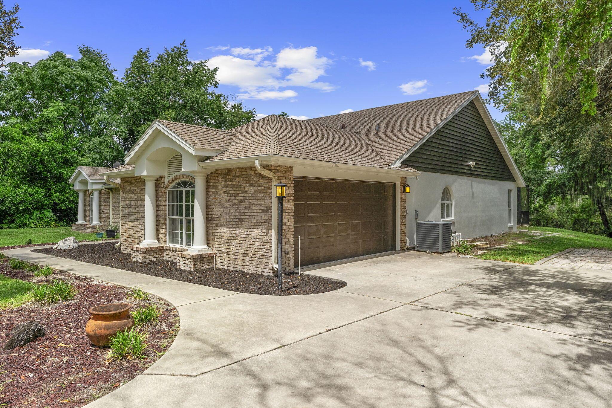 CRYSTAL LAKE ESTATES - Residential Lease