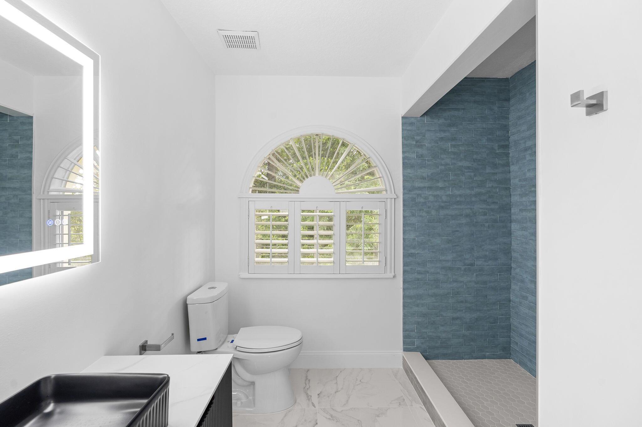 CRYSTAL LAKE ESTATES - Residential Lease