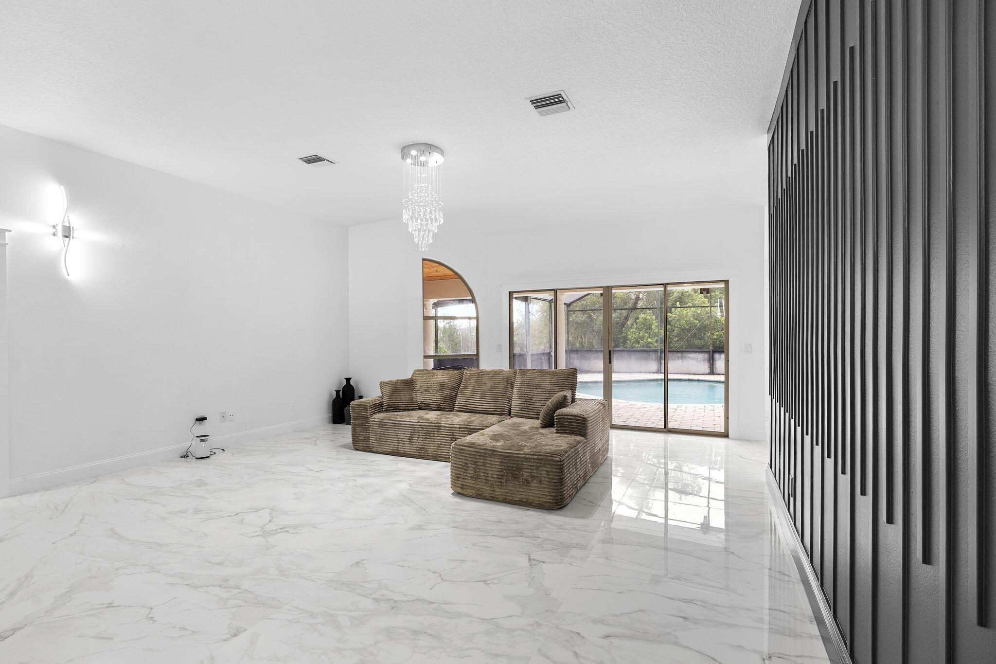 CRYSTAL LAKE ESTATES - Residential Lease