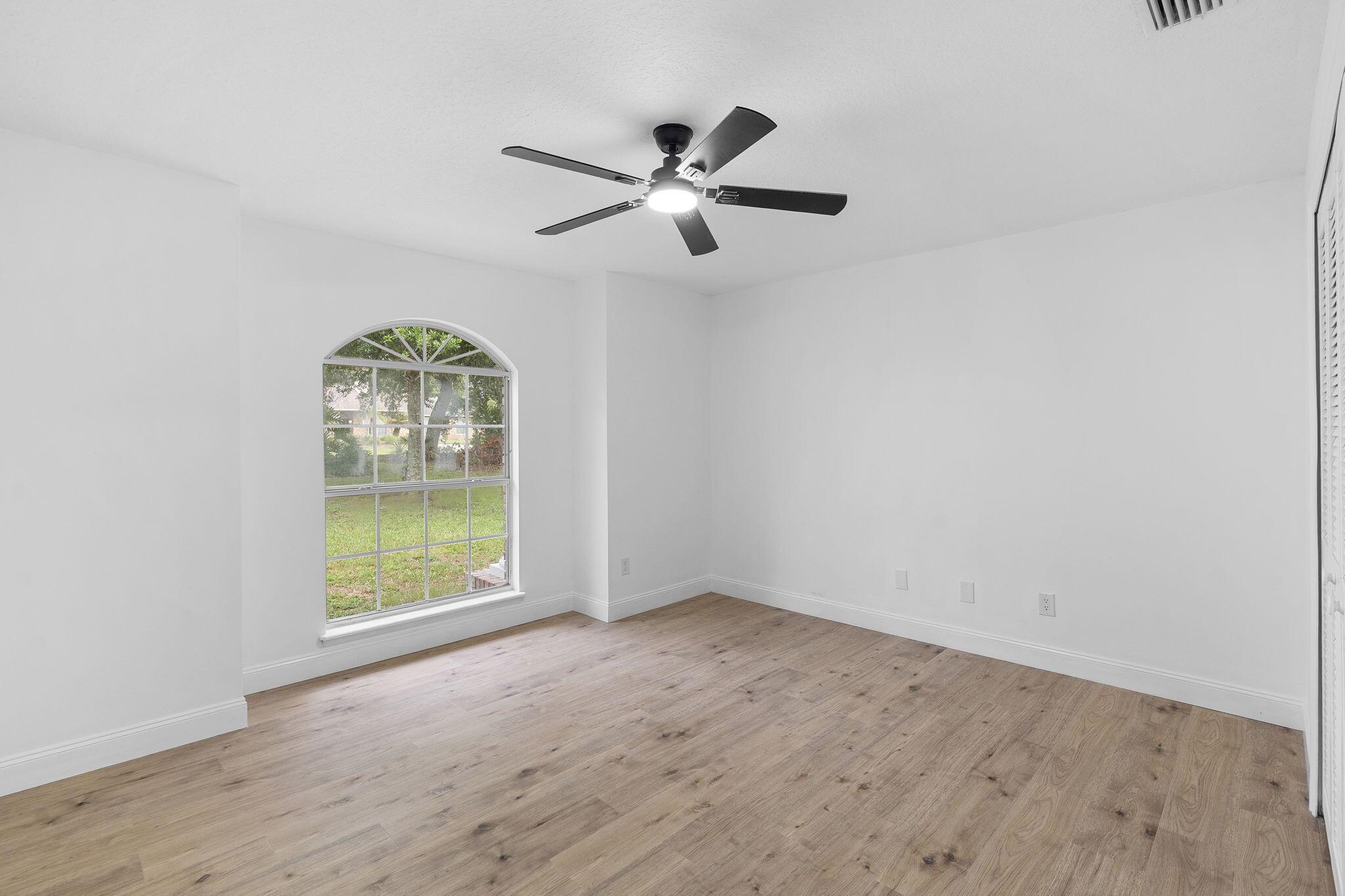 CRYSTAL LAKE ESTATES - Residential Lease