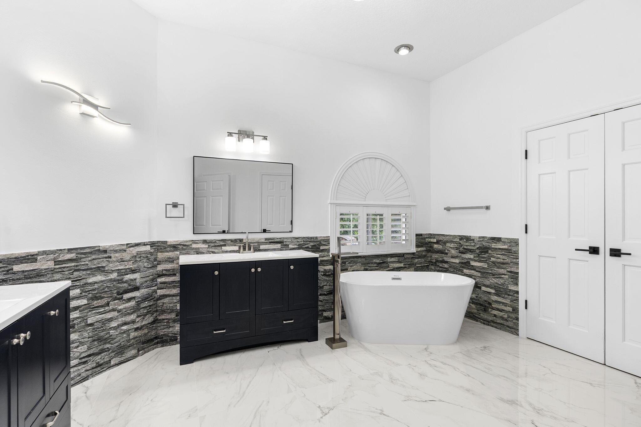 CRYSTAL LAKE ESTATES - Residential Lease