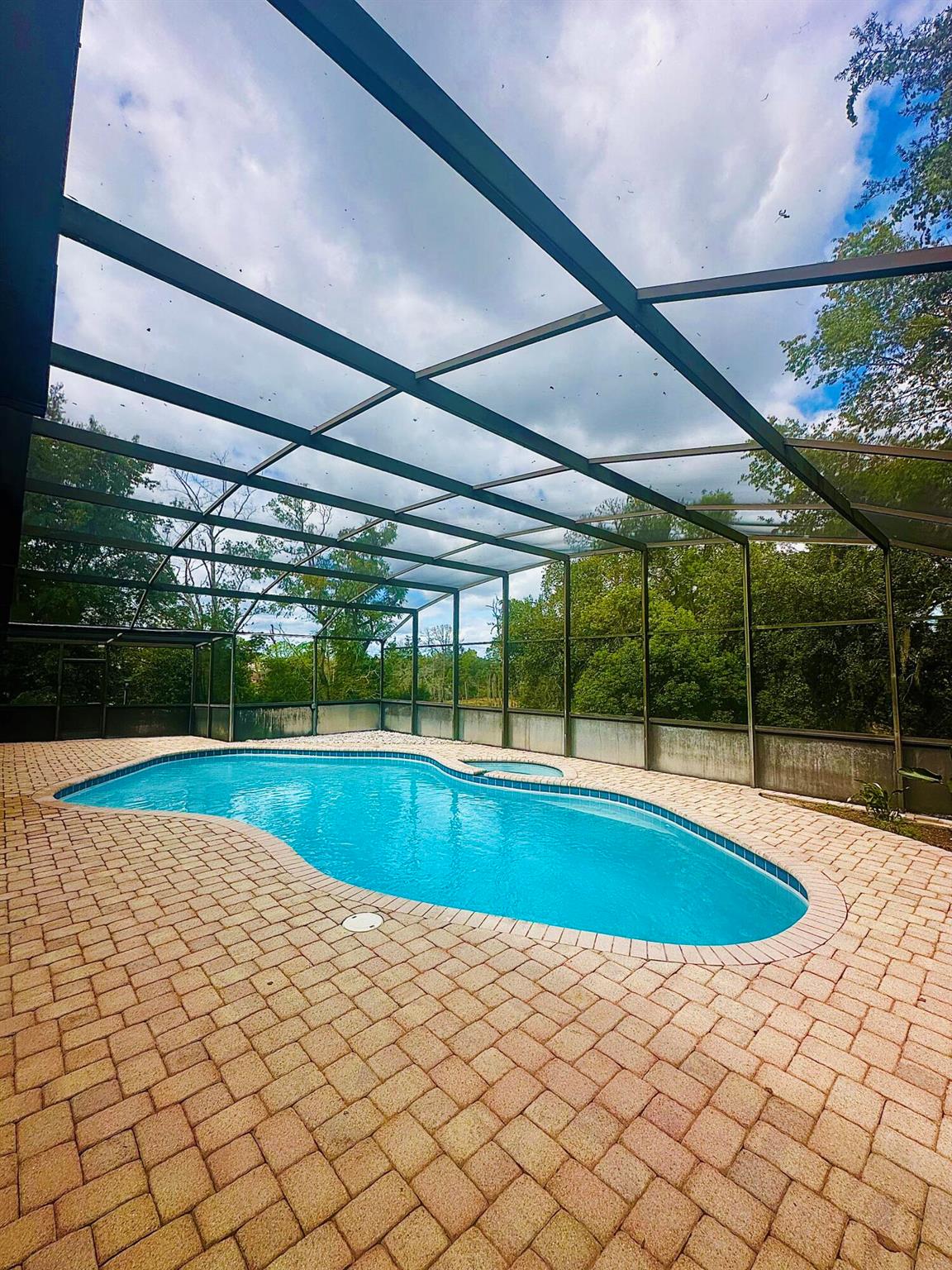 CRYSTAL LAKE ESTATES - Residential Lease