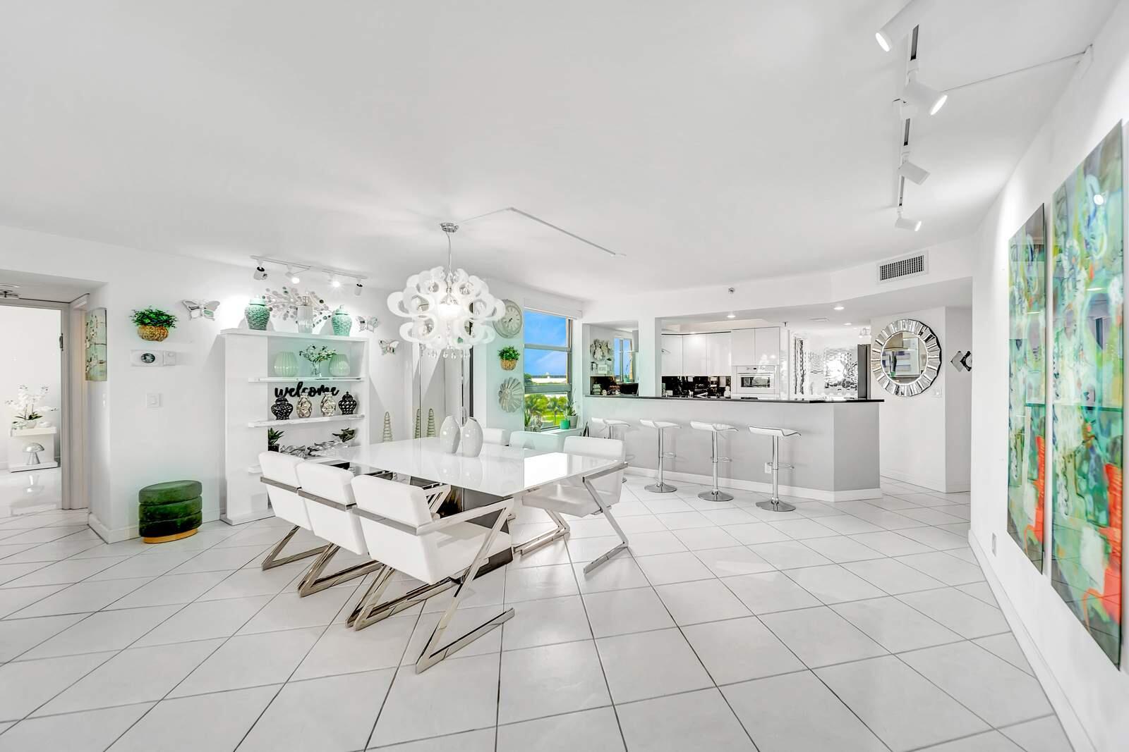 6372 La Costa Drive 605, Boca Raton, FL, 33433/$449,900 2 6372 La Costa Drive 605