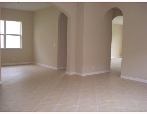 VIZCAYA FALLS PLAT 1 - Residential Lease