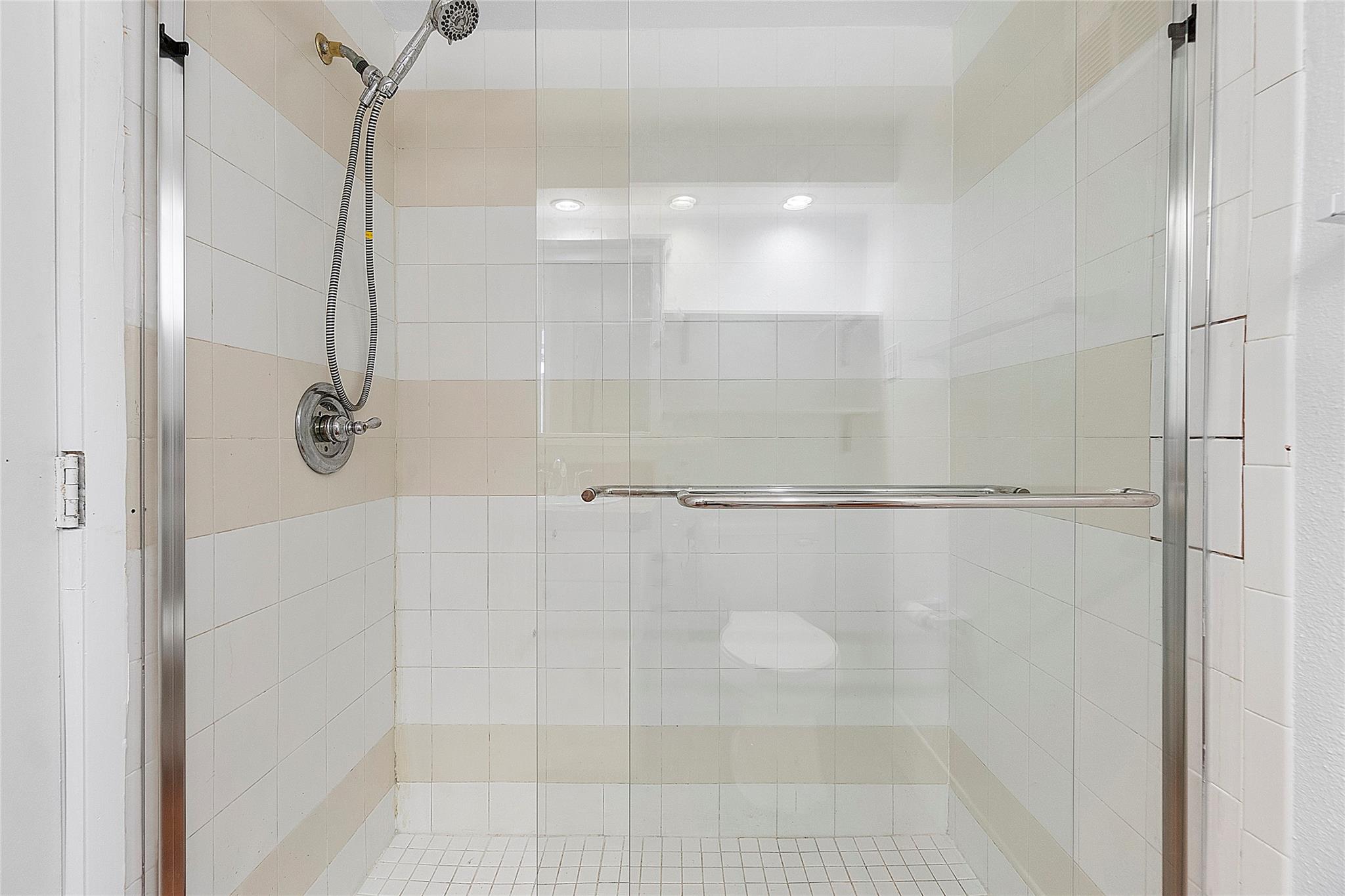 Silver Shores - Residential Income