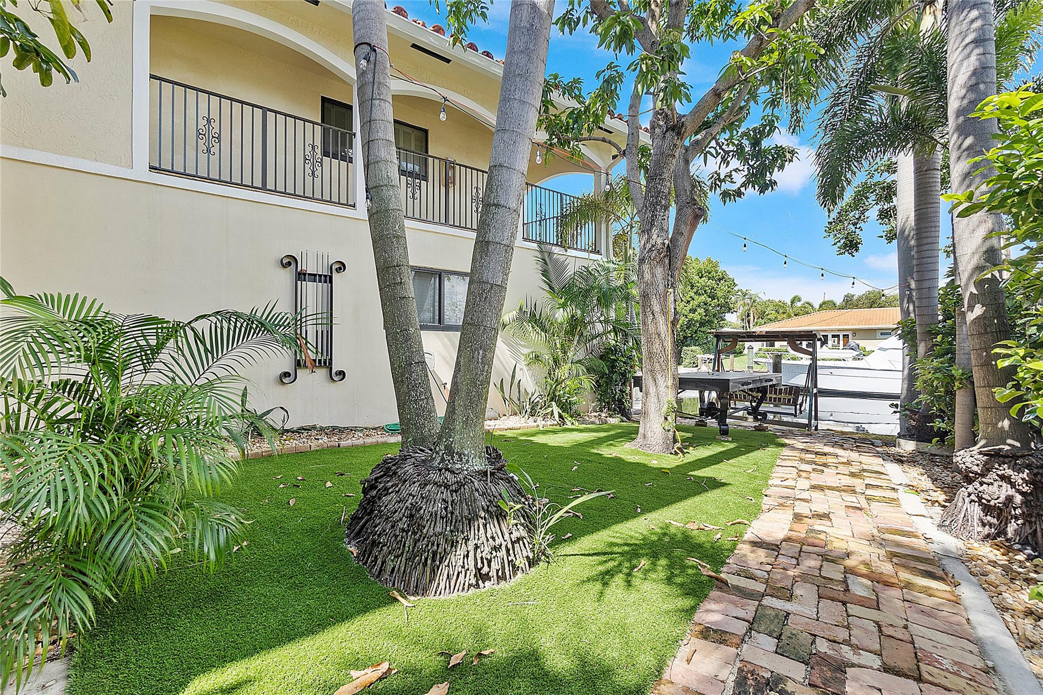 Silver Shores - Residential Income