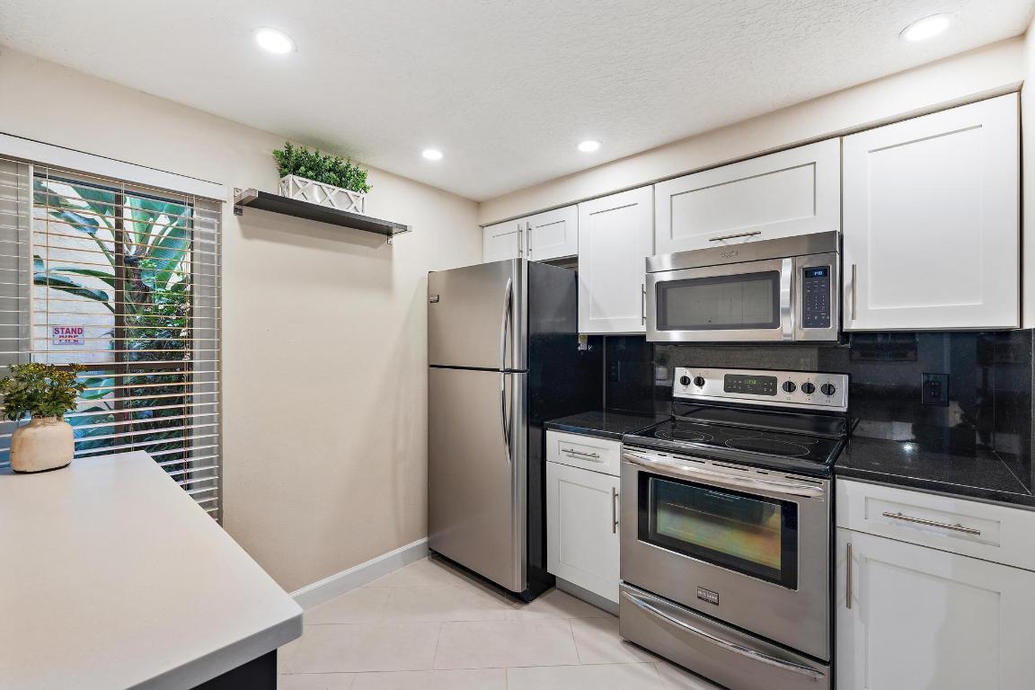 BAY REACH CONDO - Residential