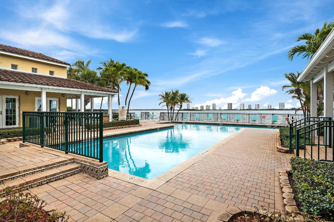 BAY REACH CONDO - Residential