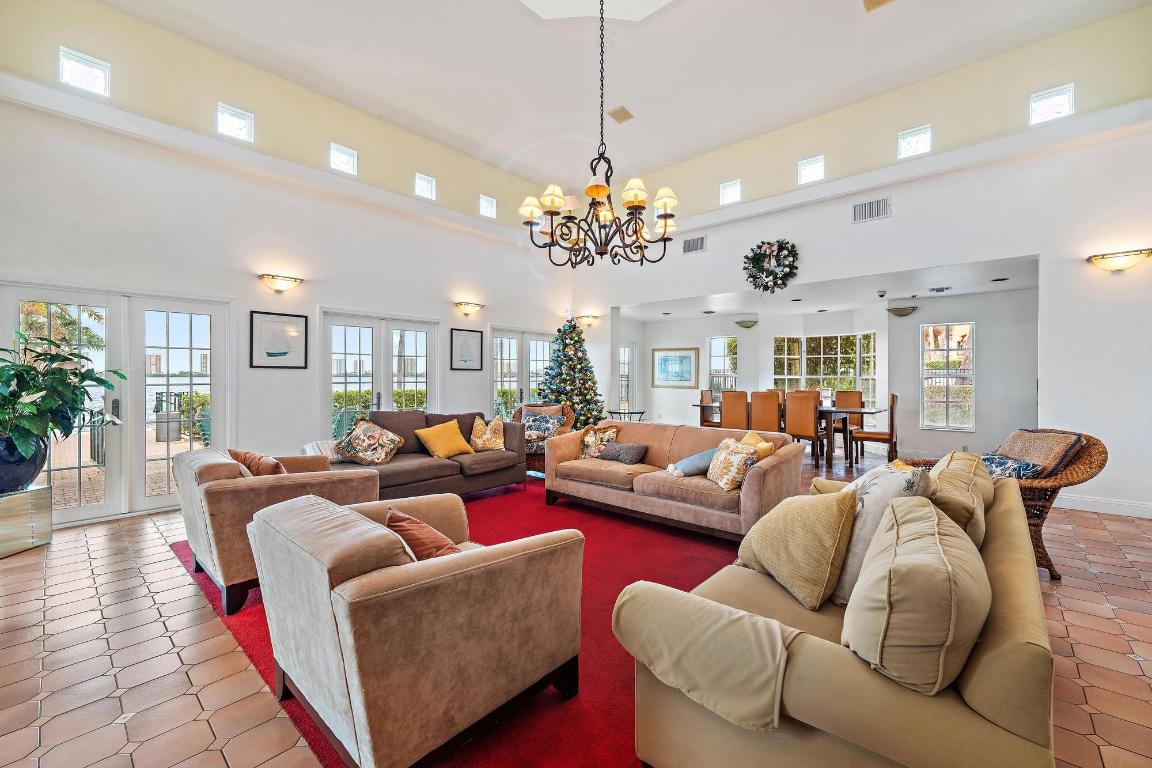 BAY REACH CONDO - Residential