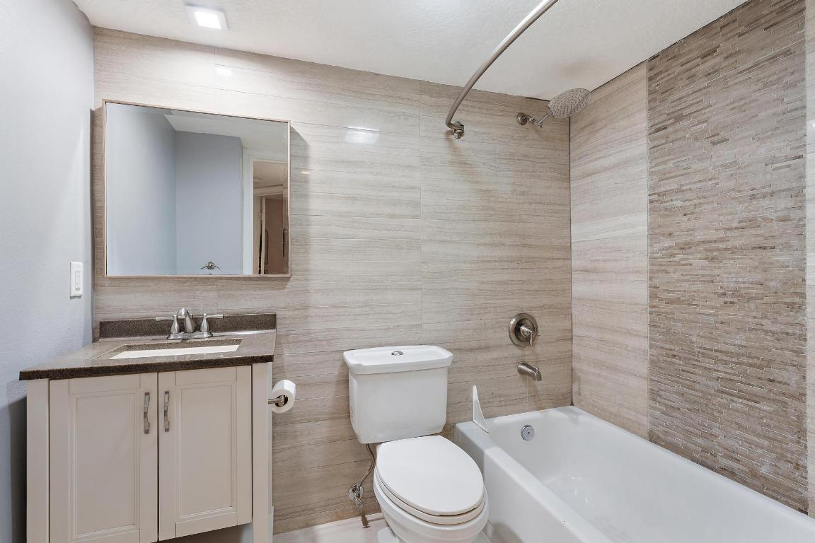 BAY REACH CONDO - Residential