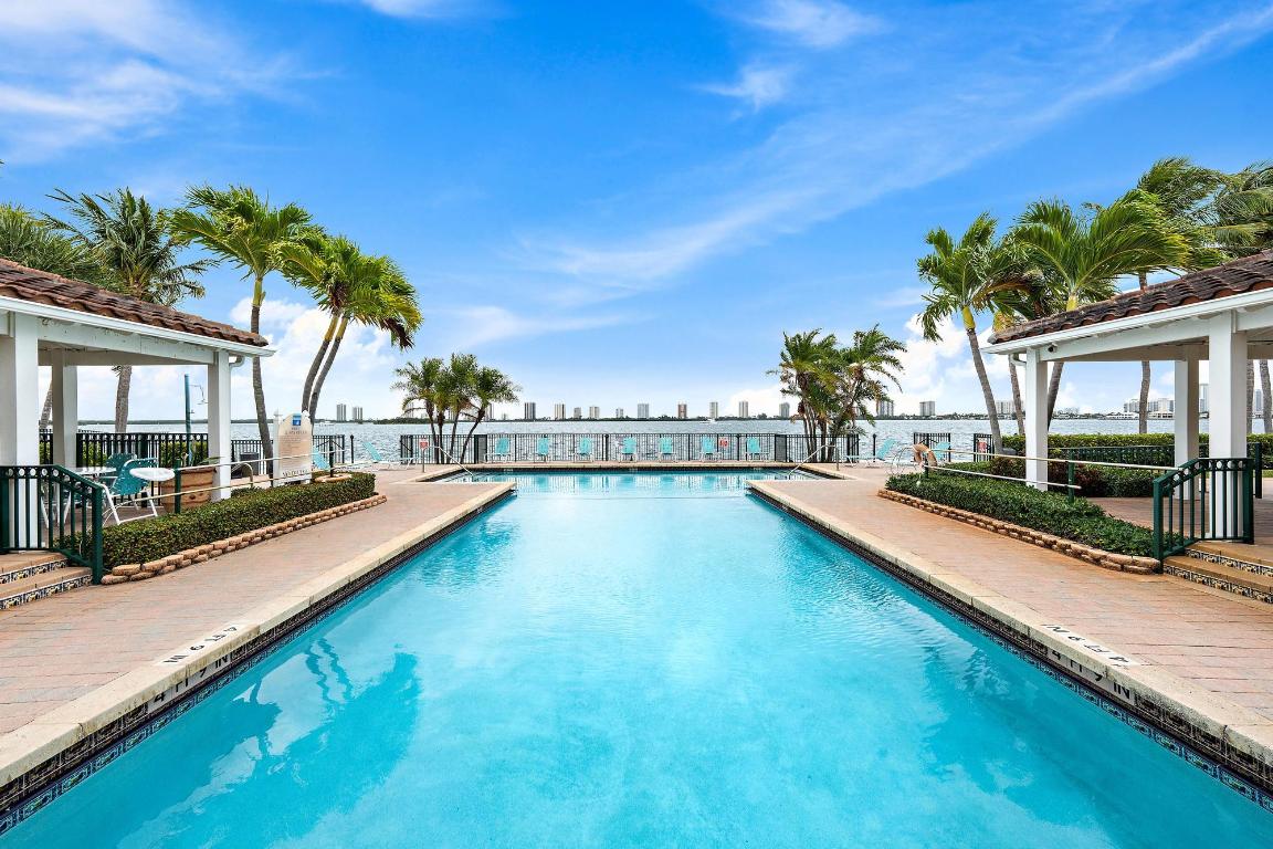 BAY REACH CONDO - Residential