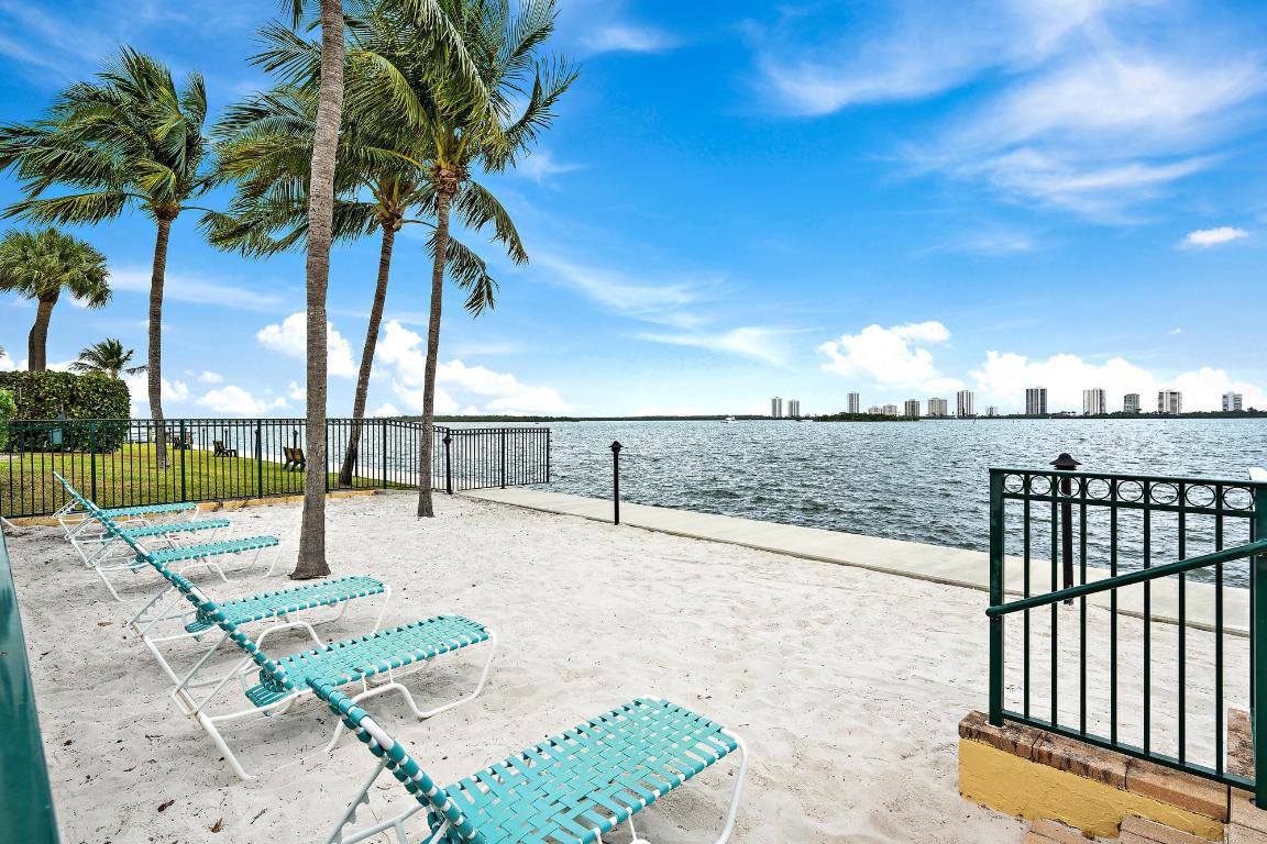 BAY REACH CONDO - Residential