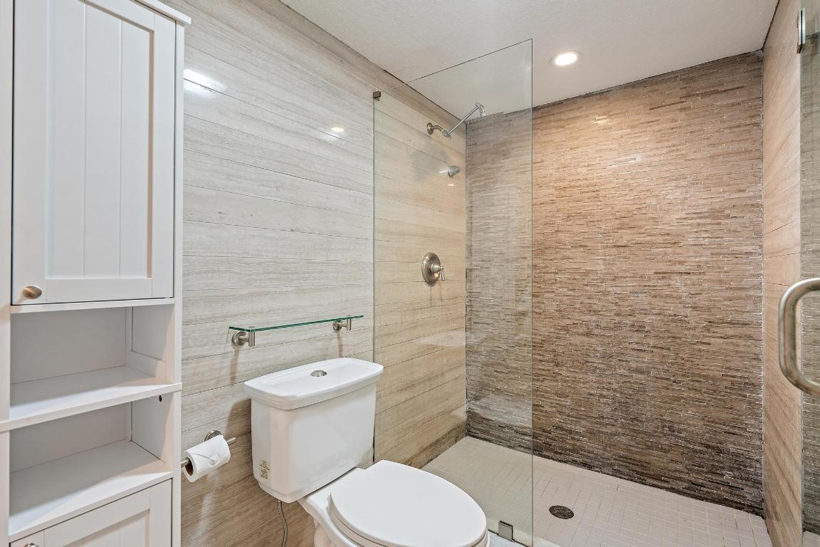 BAY REACH CONDO - Residential