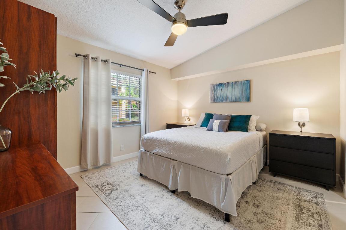 BAY REACH CONDO - Residential