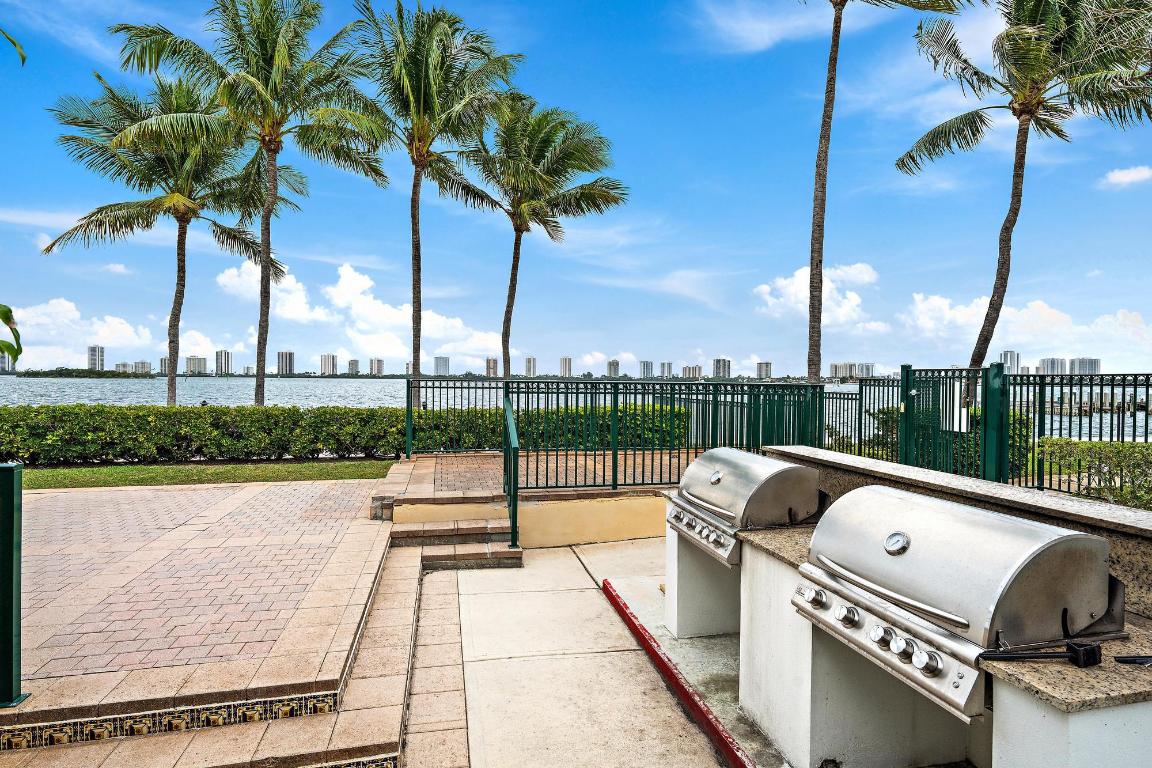 BAY REACH CONDO - Residential