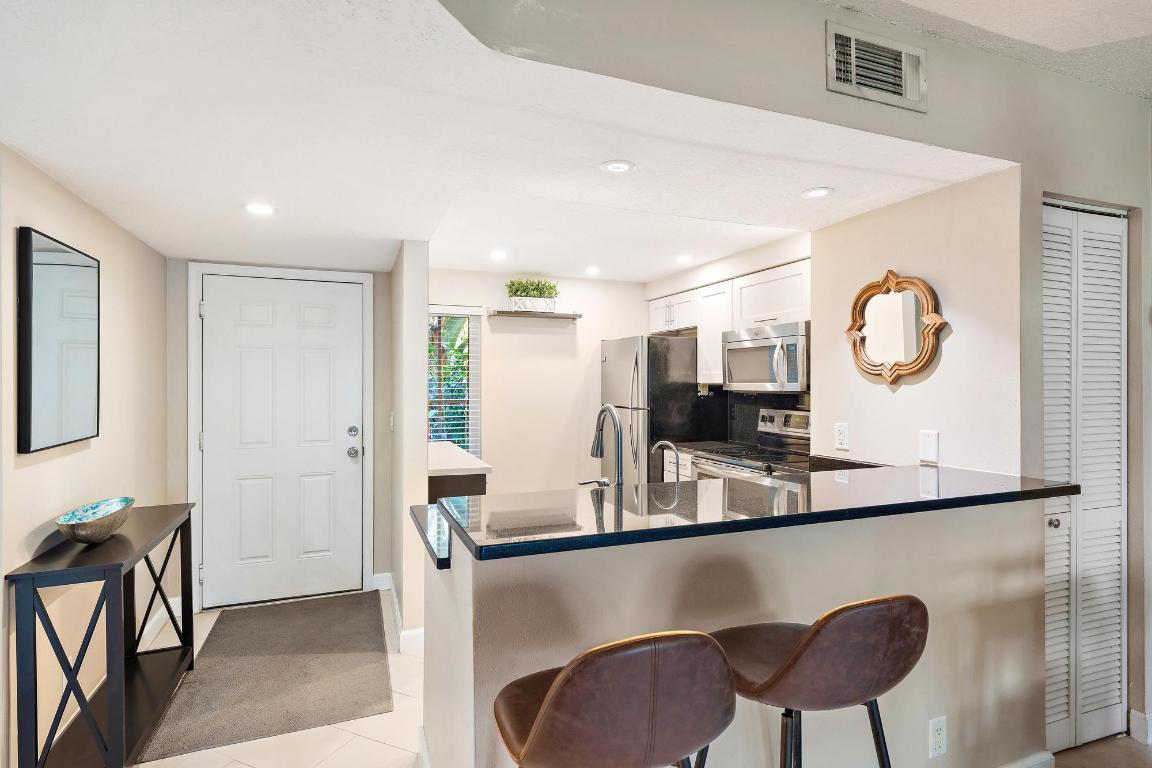 BAY REACH CONDO - Residential