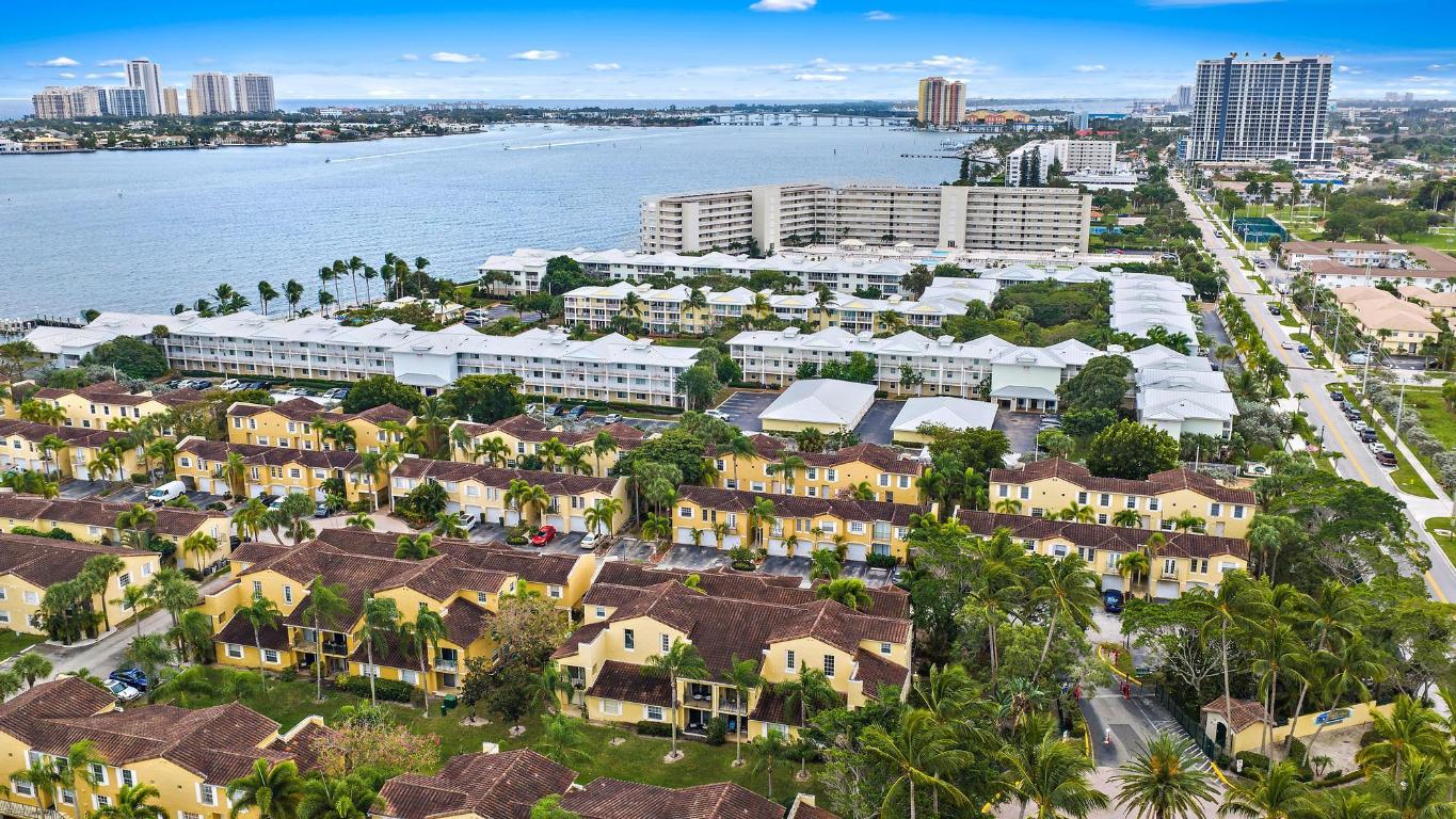 BAY REACH CONDO - Residential