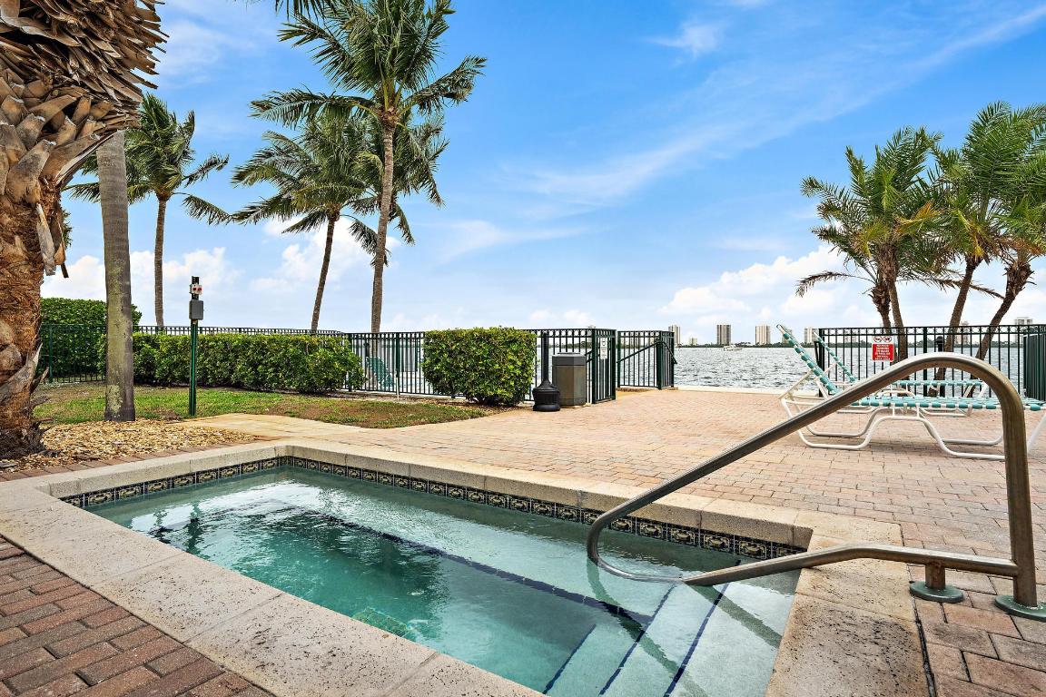 BAY REACH CONDO - Residential