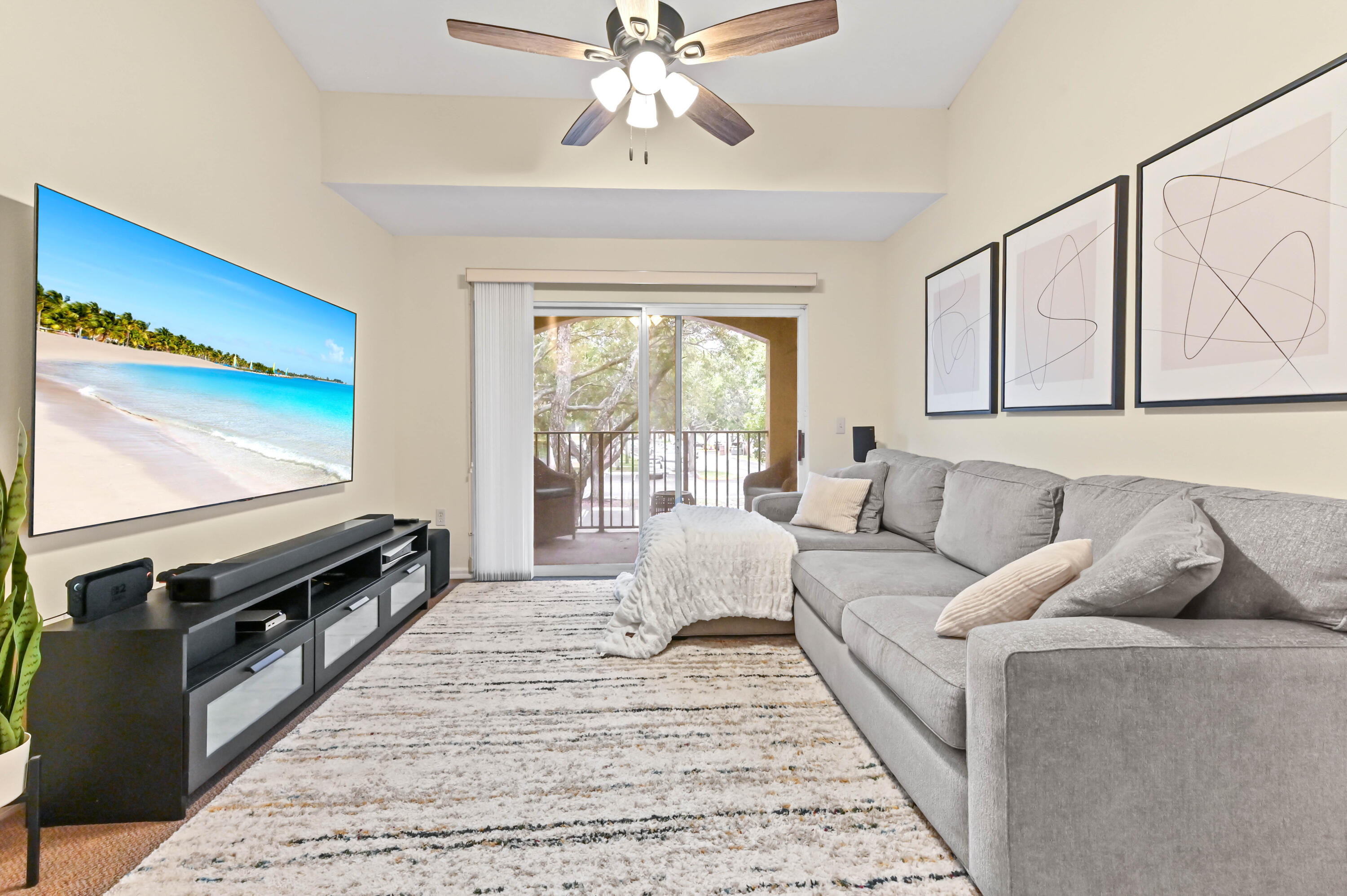 EMERALD ISLE AT LAGUNA LAKES - Residential