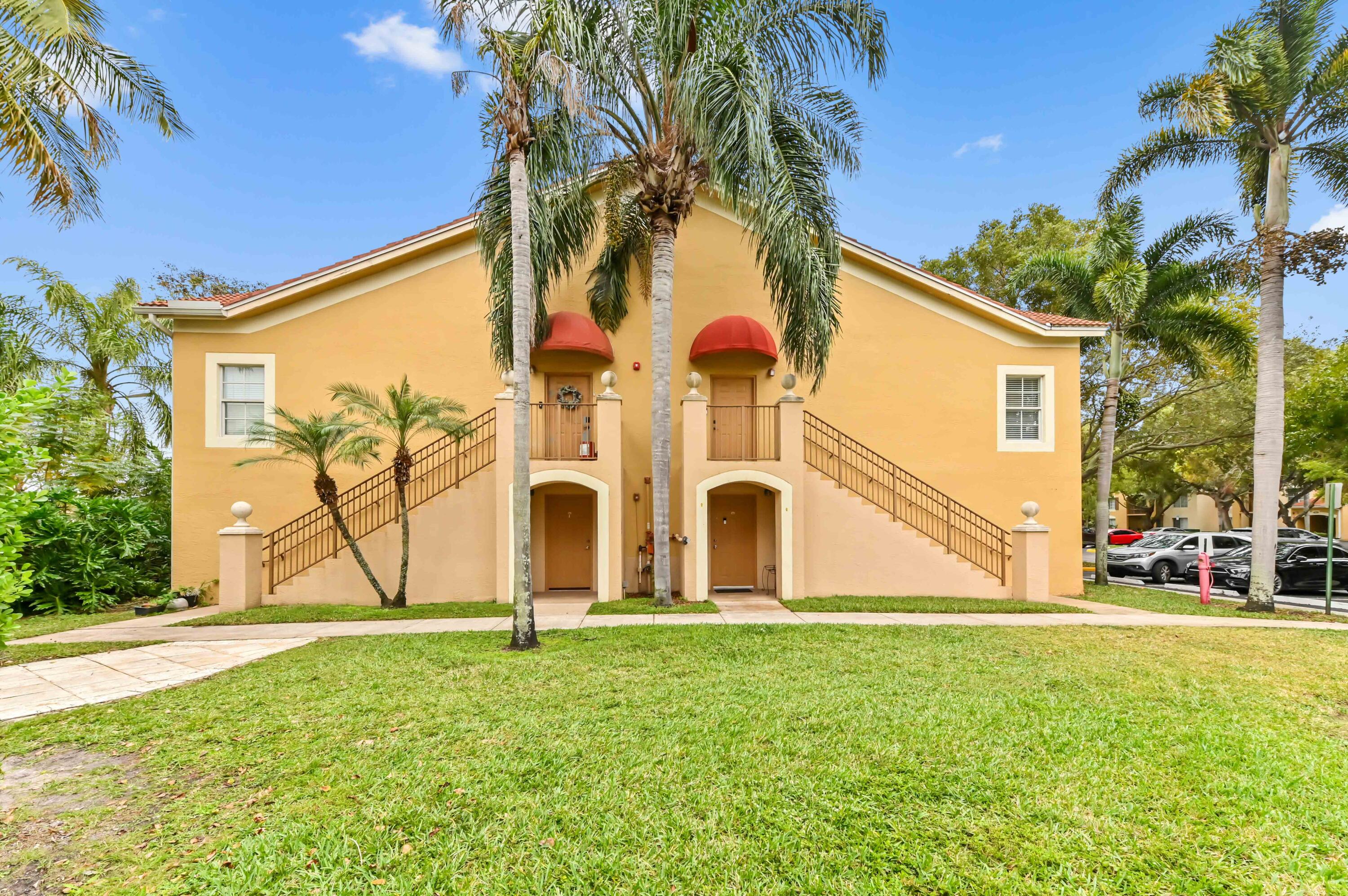 EMERALD ISLE AT LAGUNA LAKES - Residential