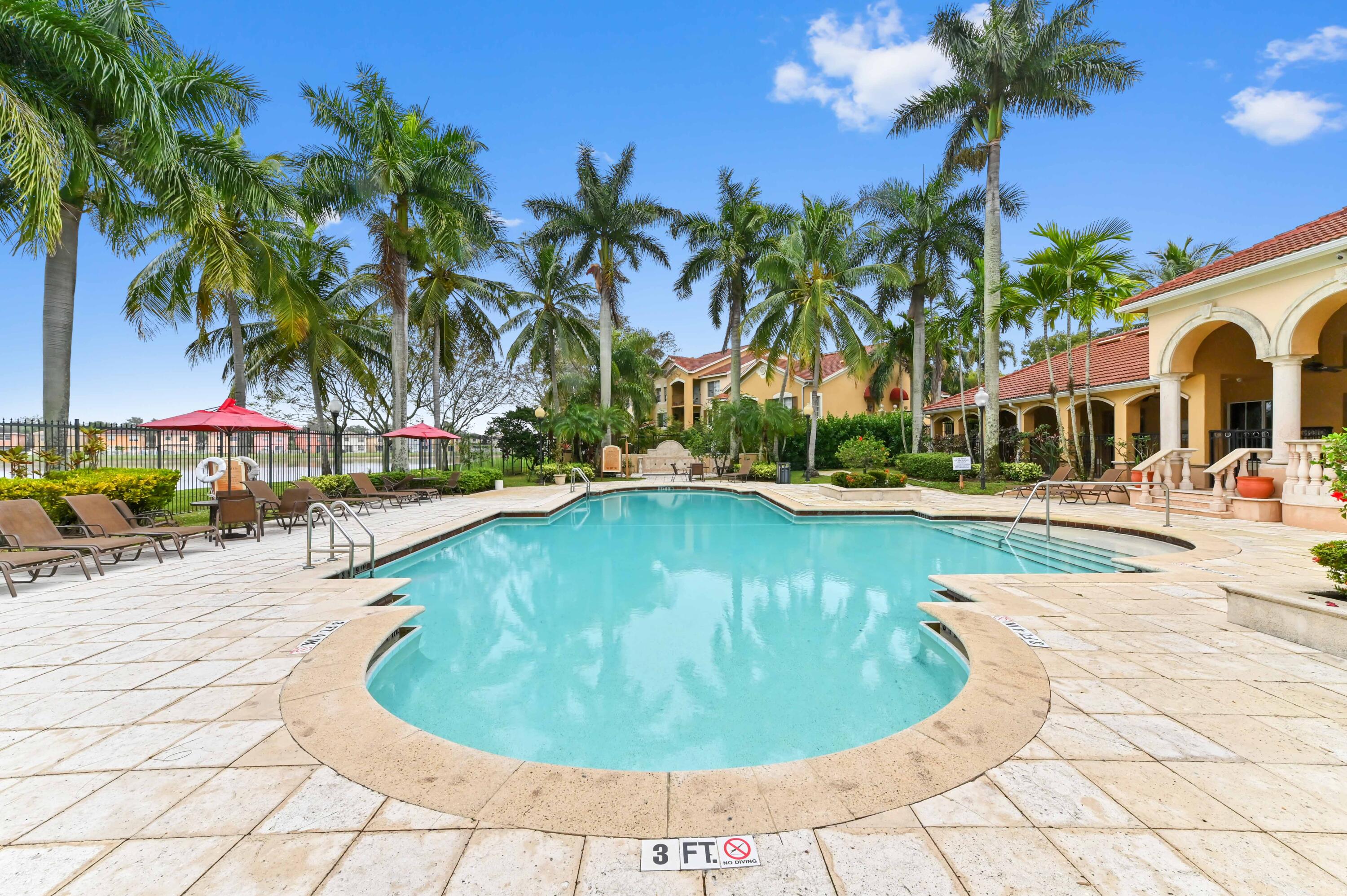 EMERALD ISLE AT LAGUNA LAKES - Residential