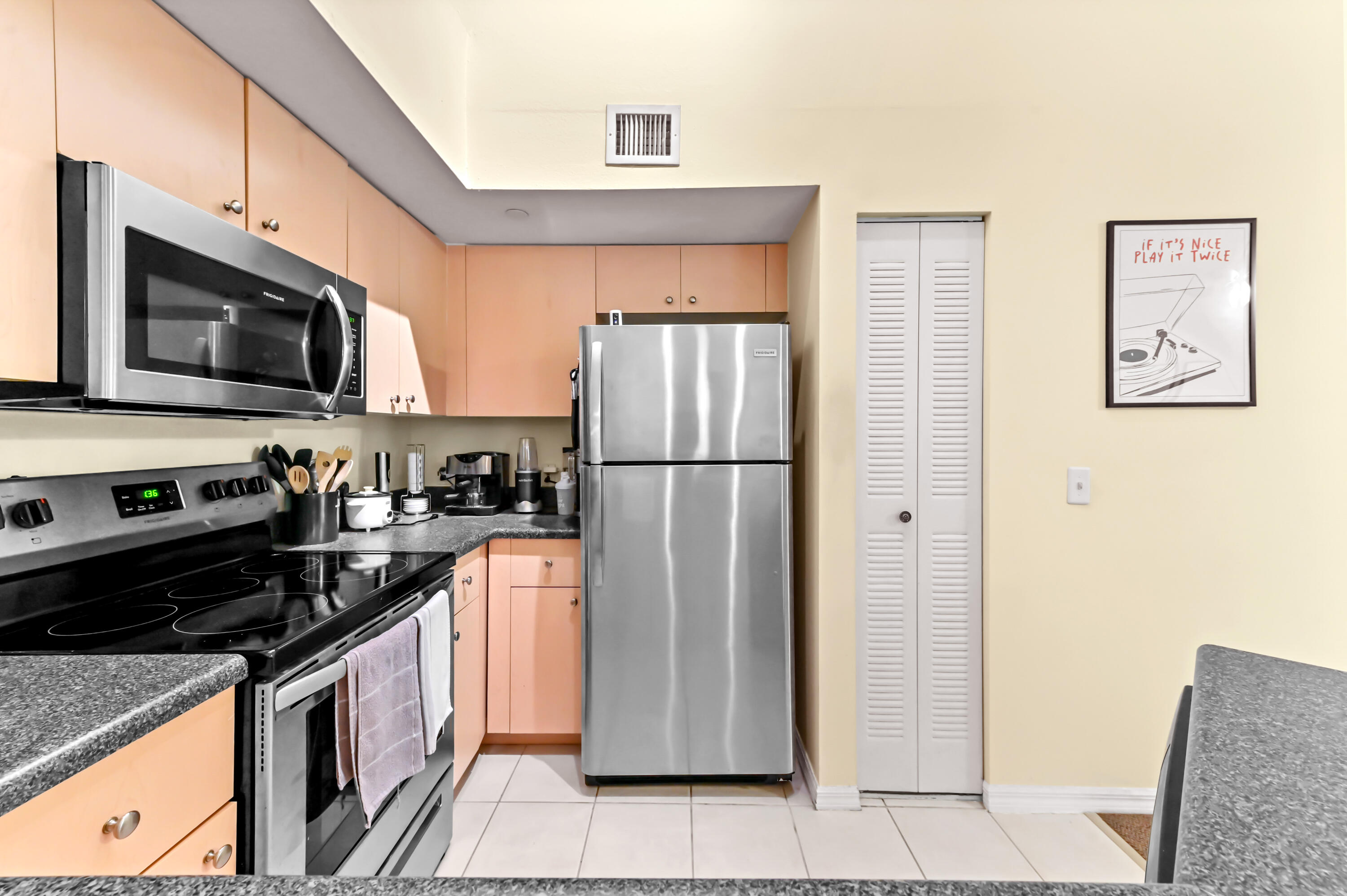 EMERALD ISLE AT LAGUNA LAKES - Residential