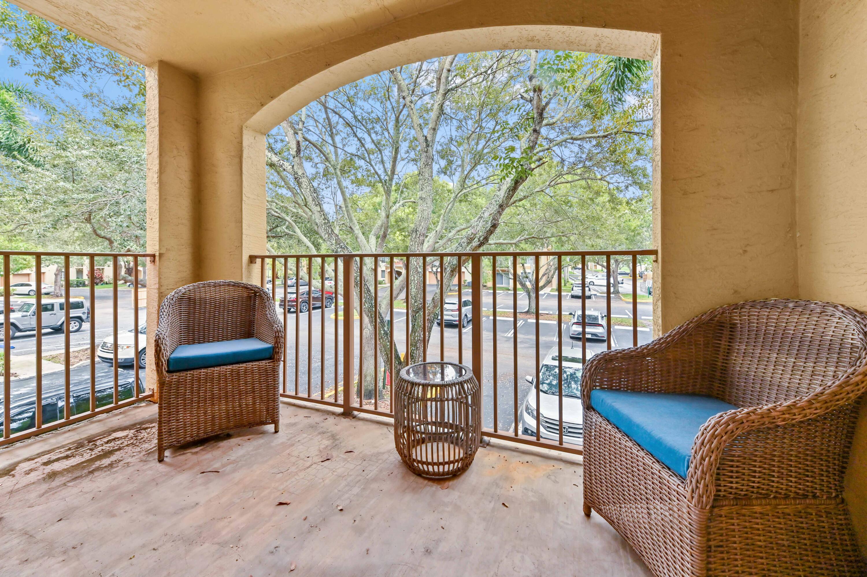 EMERALD ISLE AT LAGUNA LAKES - Residential