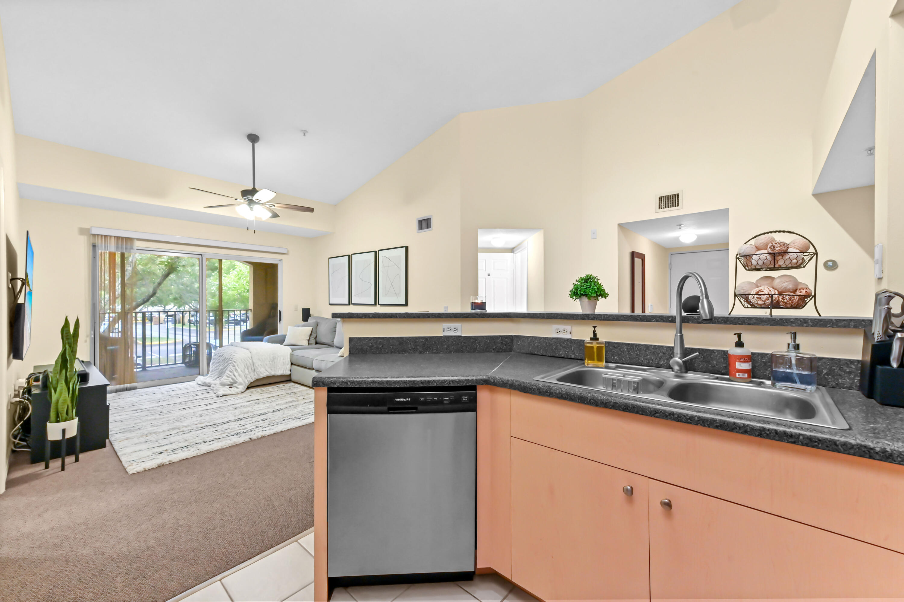 EMERALD ISLE AT LAGUNA LAKES - Residential