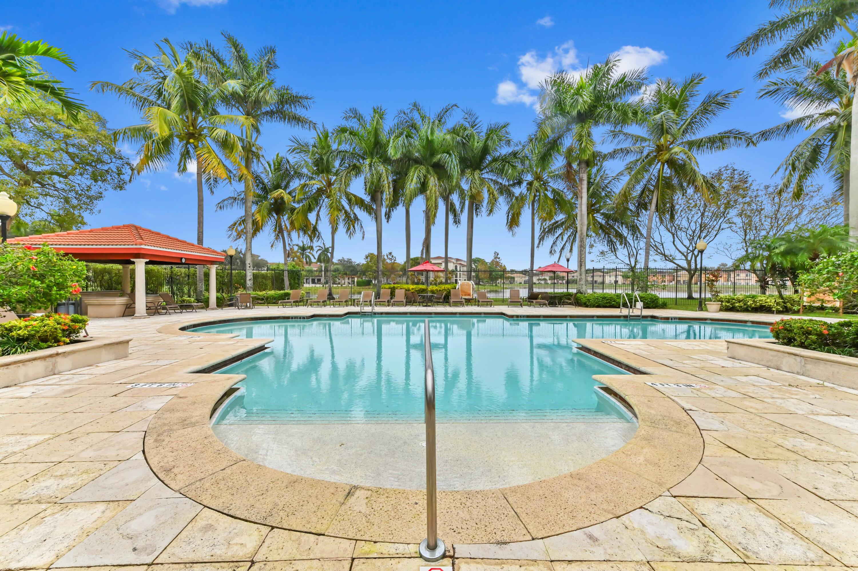 EMERALD ISLE AT LAGUNA LAKES - Residential