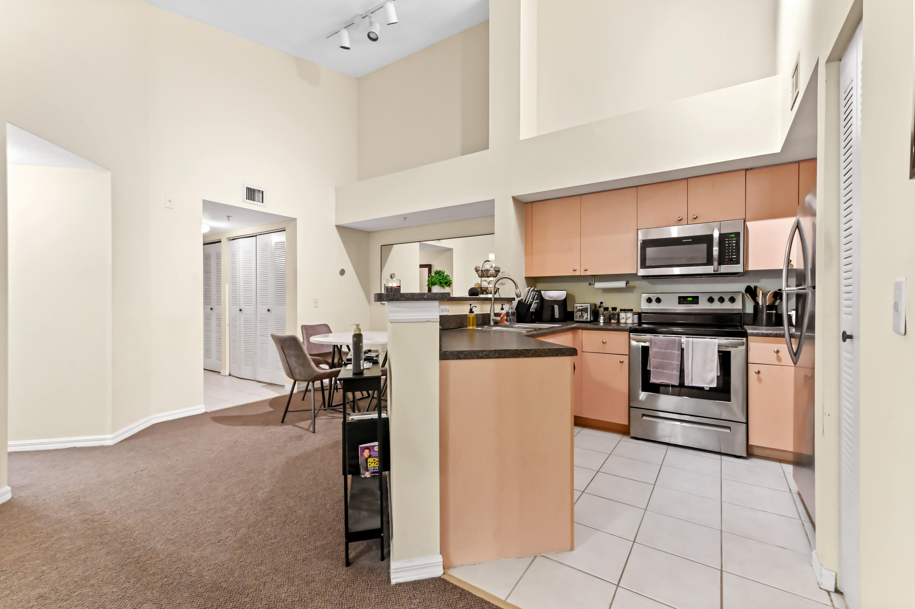 EMERALD ISLE AT LAGUNA LAKES - Residential