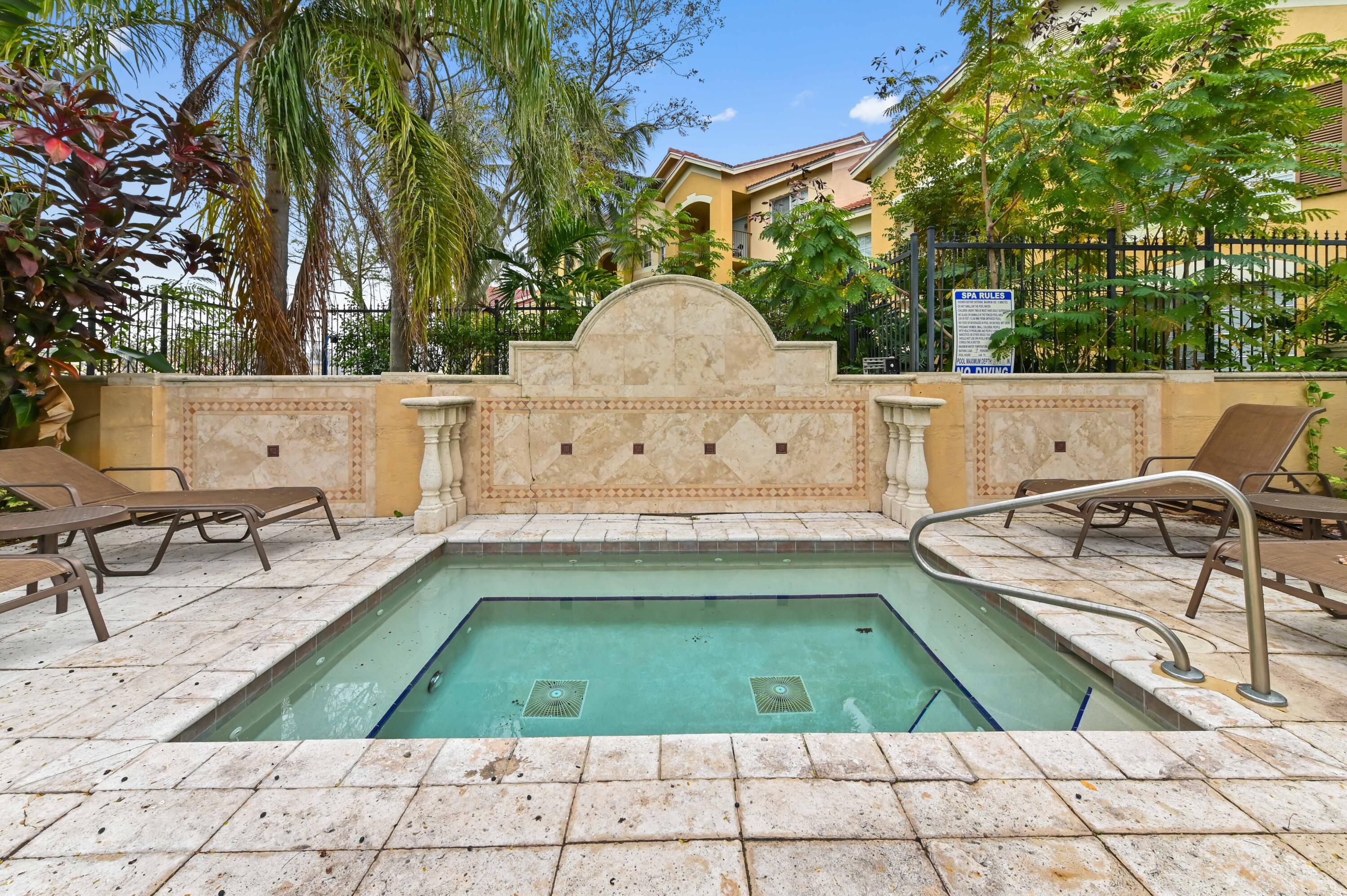 EMERALD ISLE AT LAGUNA LAKES - Residential